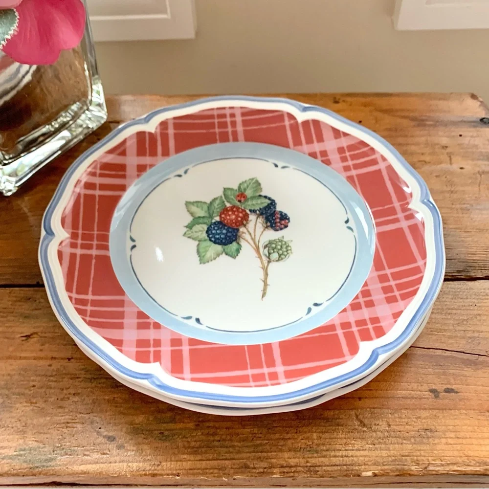 Villeroy & Boch SET of 2 Cottage Berries 8” Salad Plates Country Collection Red